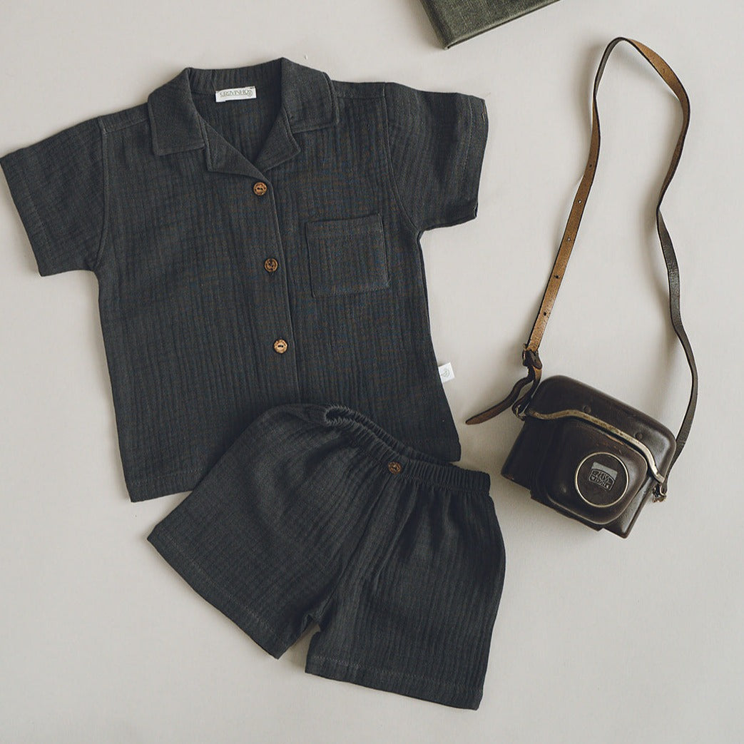 Calções, em musselina