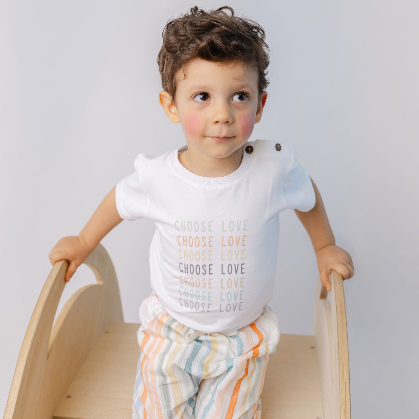 T-shirt "Choose Love", manga curta