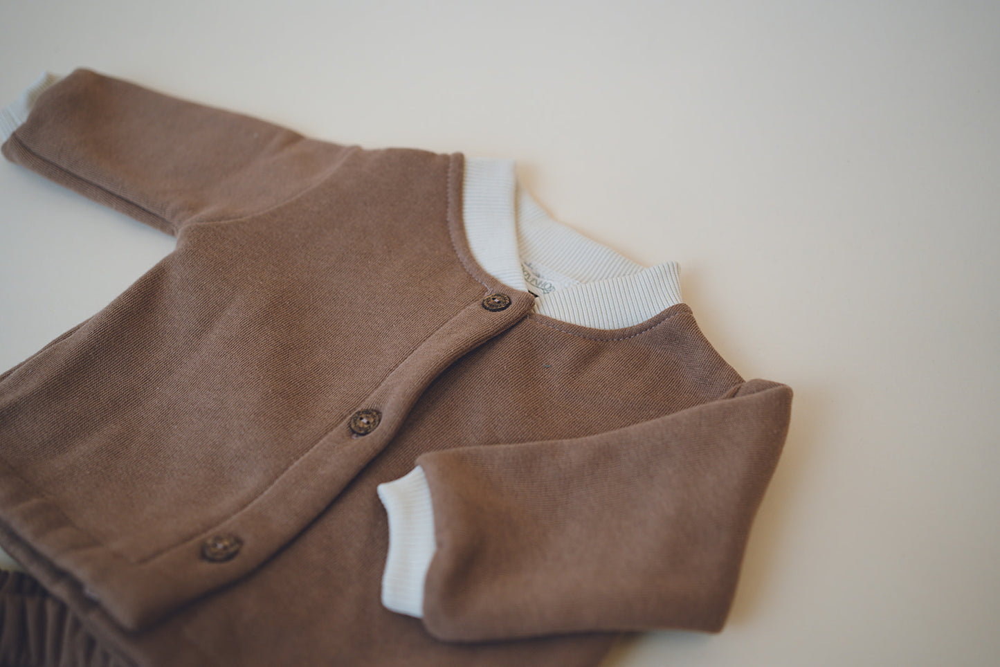 Casaco felpa camel escuro