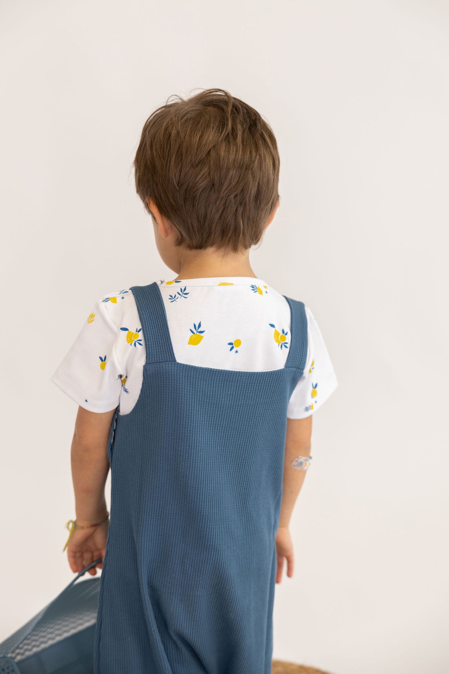 Conjunto macacão e t-shirt limões