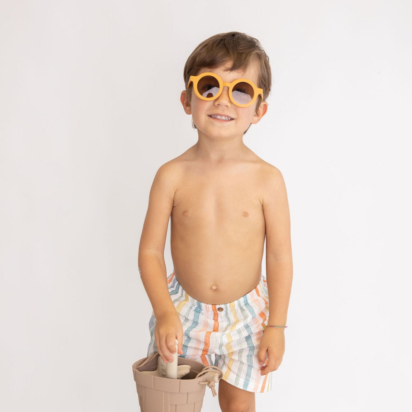 Calções em tecido às riscas