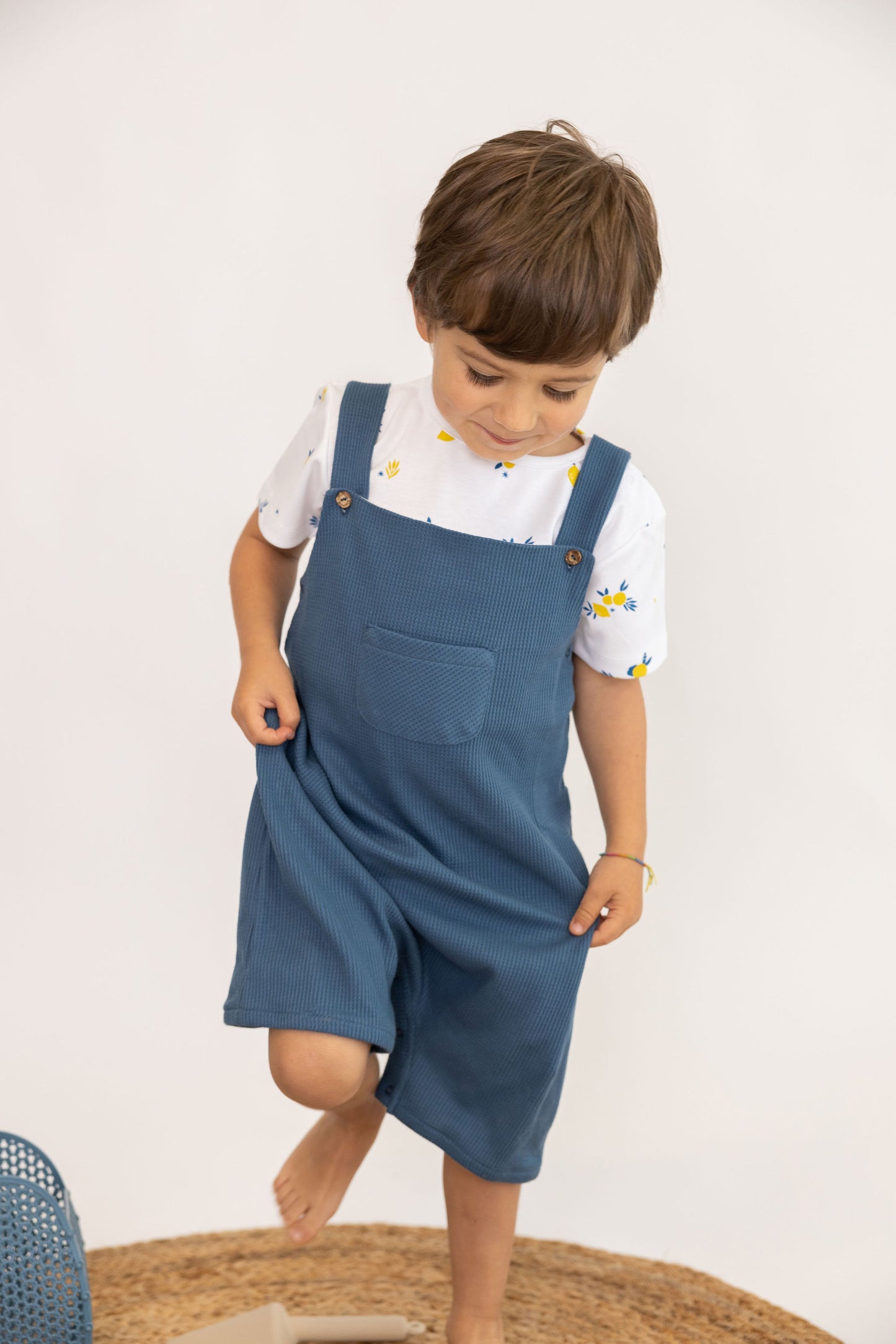 Conjunto macacão e t-shirt limões