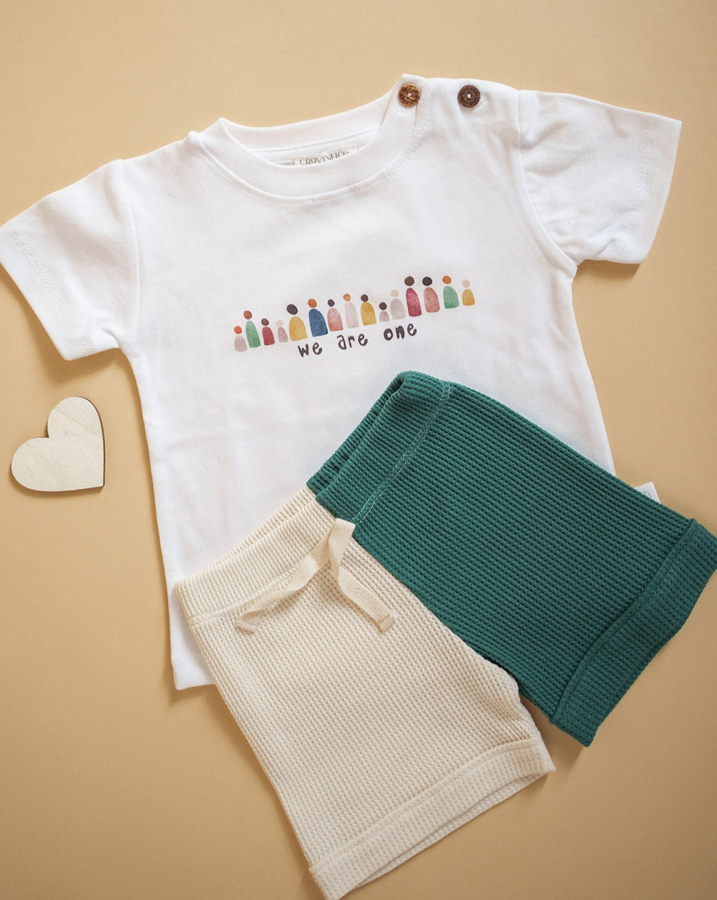 T-shirt "We are one", manga curta