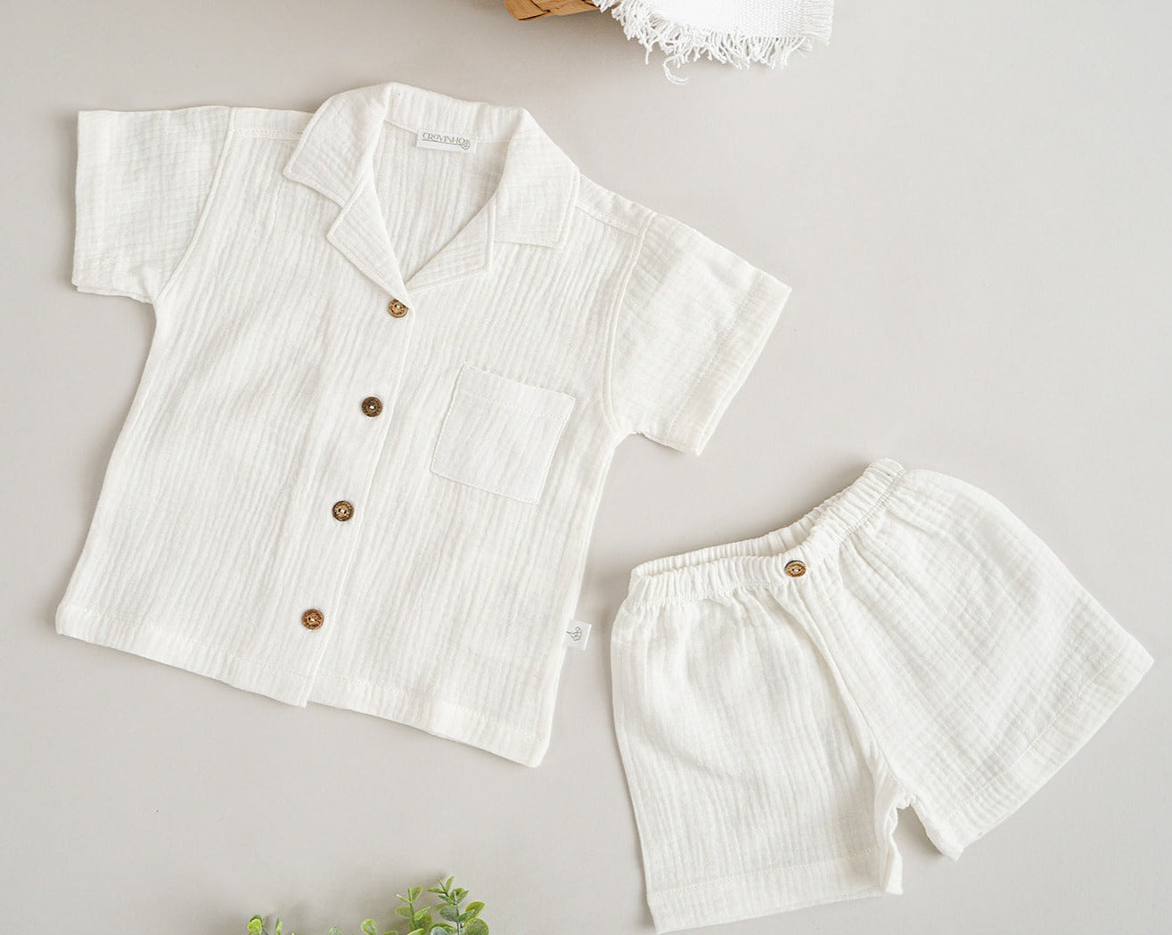 Camisa manga curta, em musselina