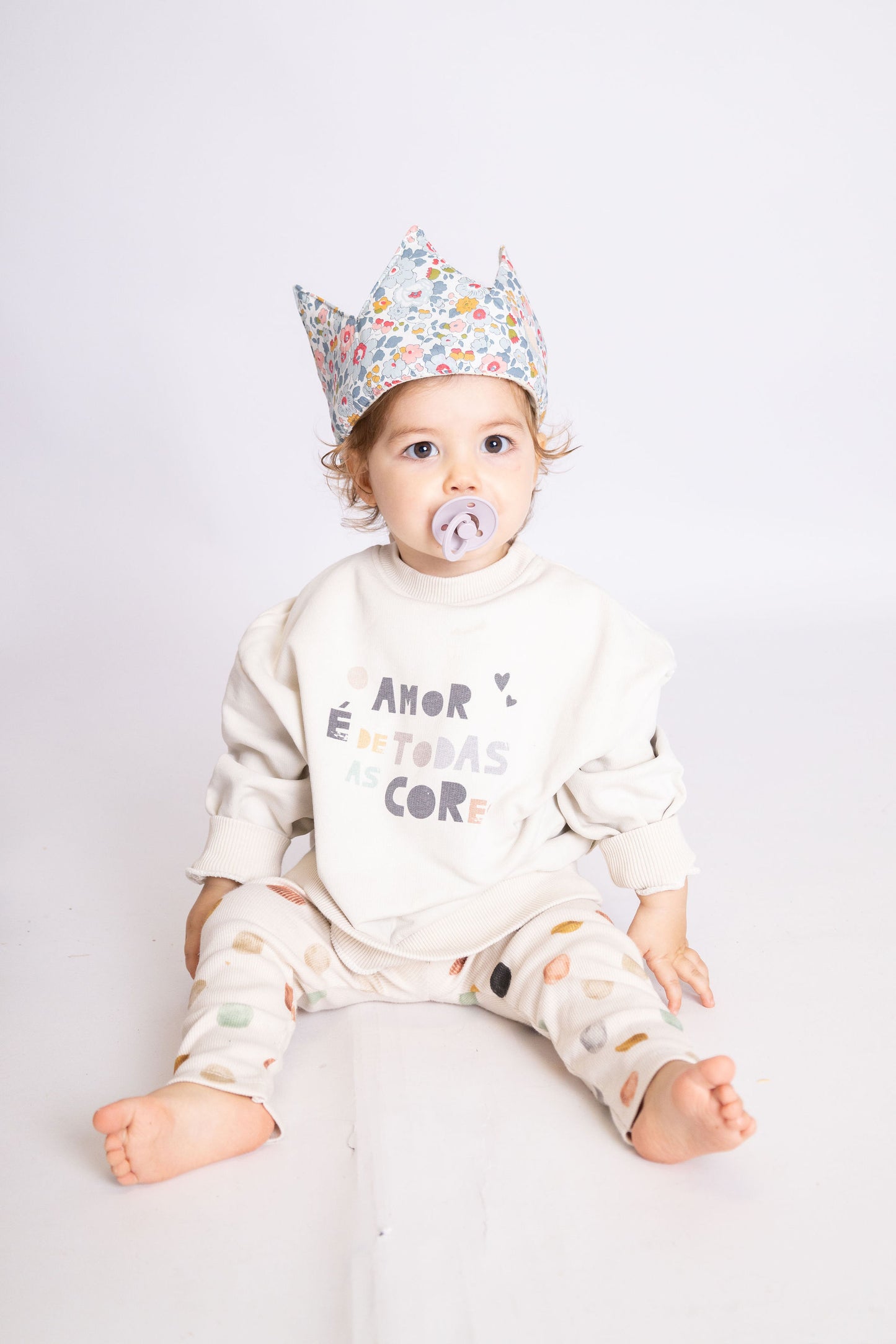 Sweatshirt "AMOR é COR"