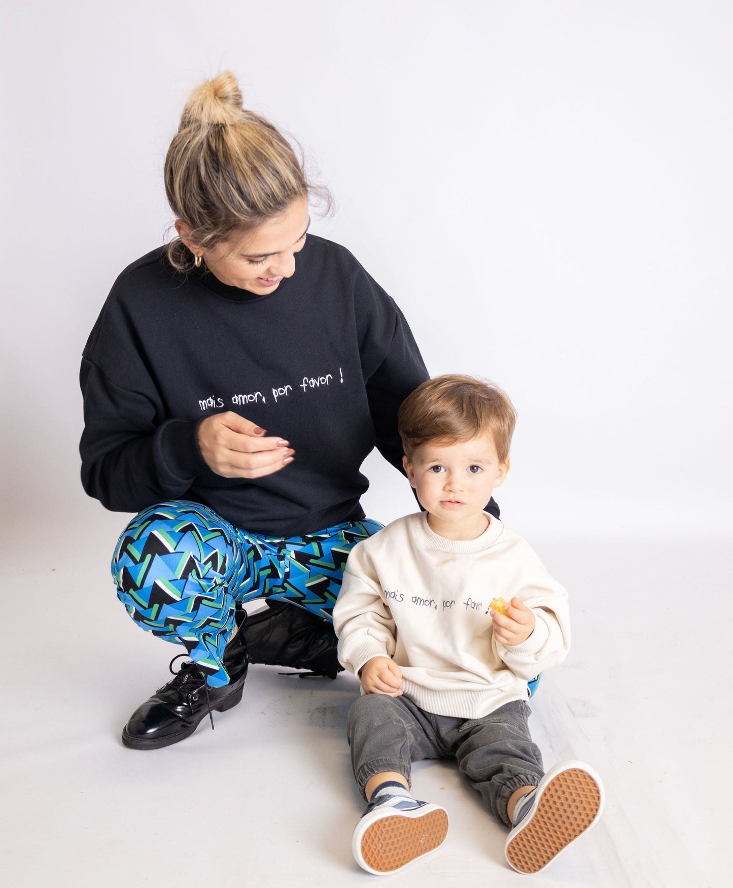 Sweatshirt "Mais amor, por favor!", PRETO - adulto