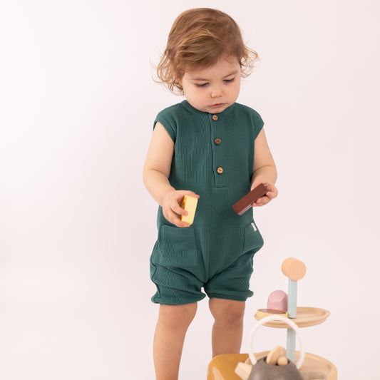 Macacão com botões e bolsos LISOS