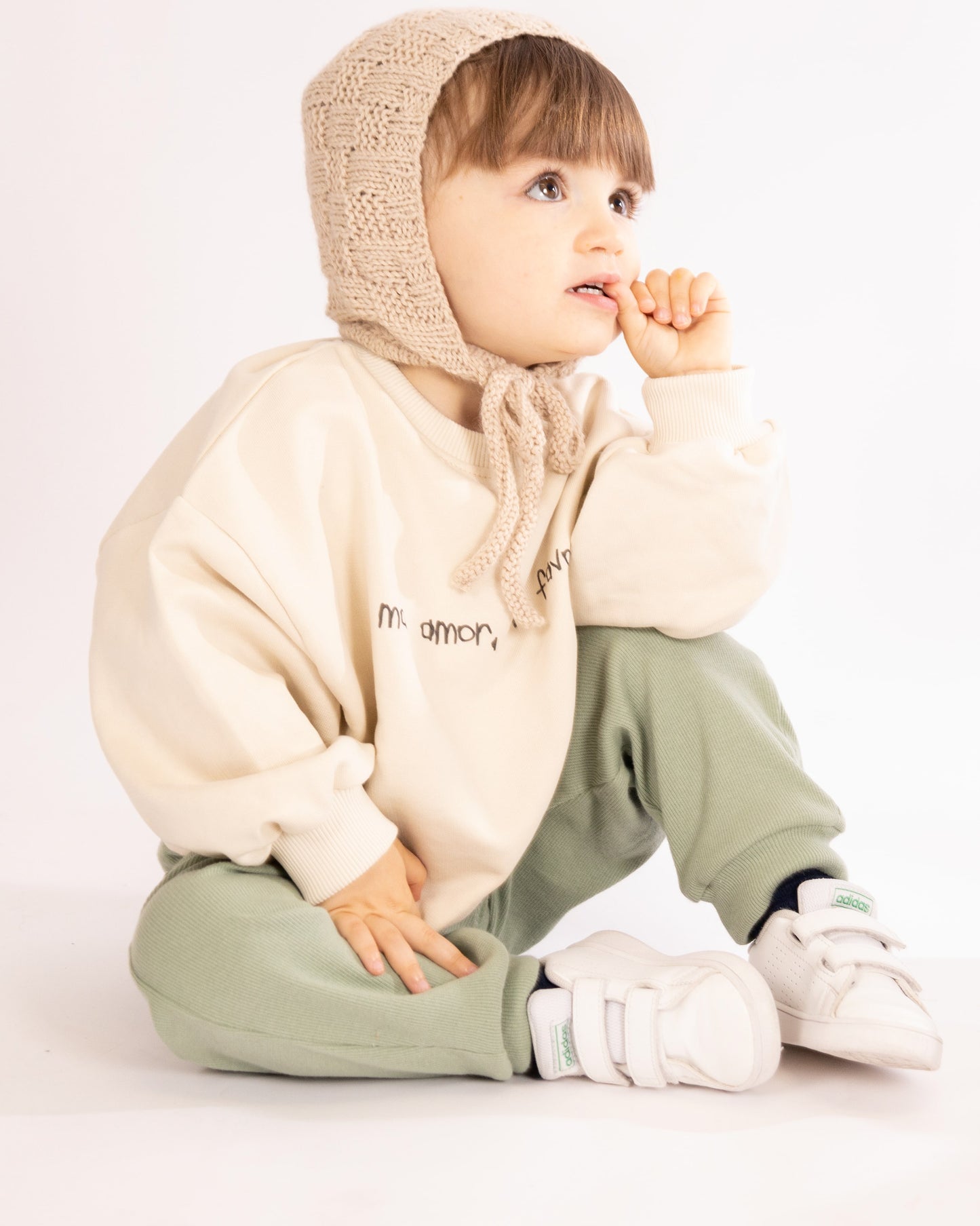 Sweatshirt "Mais amor, por favor!", BEGE